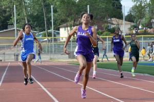 Federal Way middle-schoolers compete in district track and field meet