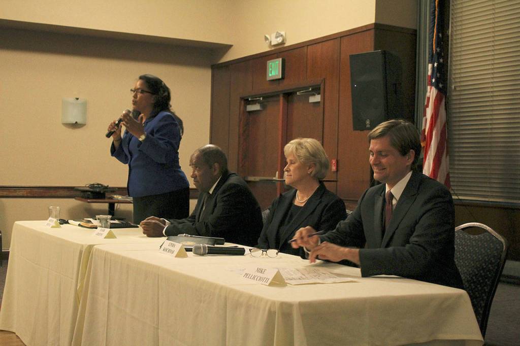 Candidates for Washingtons 30th district discuss their stances on policy issues during a Mirror-hosted forum Oct. 10. From left to right, Christine Reeves (D), Mark Greene (R), Linda Kochmar (R), and Mike Pellicciotti (D). Mirror staff.