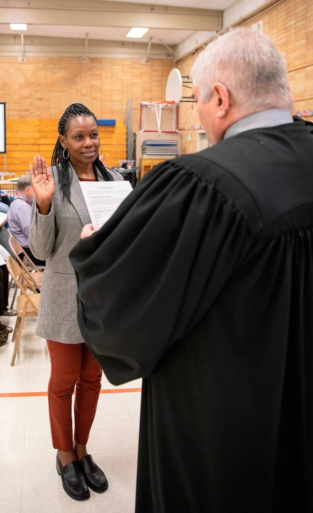 Federal Way school board fills vacant positions