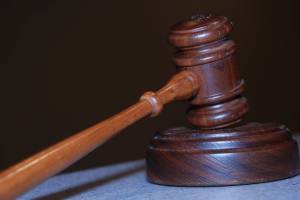 Federal Way woman charged for stabbing ex in his back