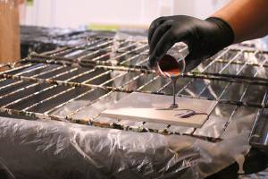 Federal Way women find peace through abstract art of paint pouring