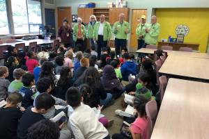 Lions Club donates 380 dictionaries to Federal Way students