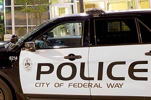 4-car crash in front of Decatur High School injures 5 people