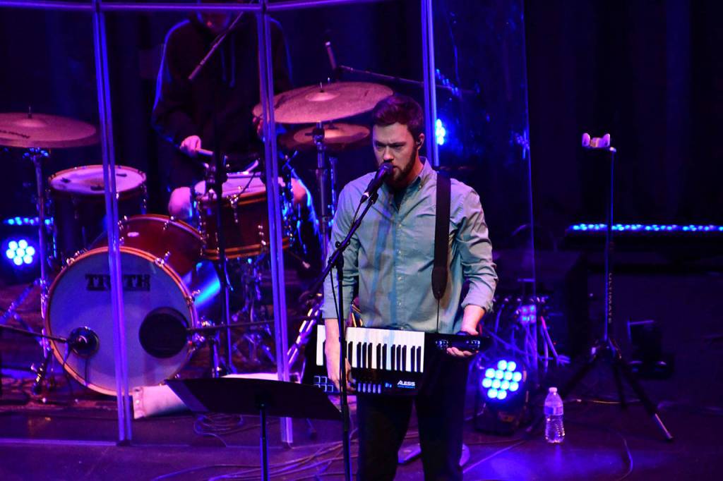 Federal Way unifies in prayer