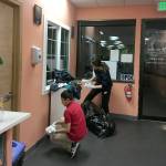 Youth volunteers clean up Federal Way Day Center