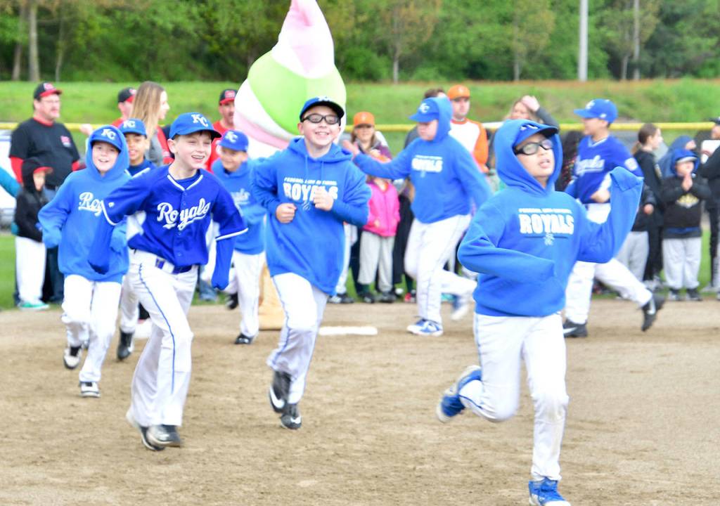 Federal Way National Little League kicks off season with jamboree | Photos
