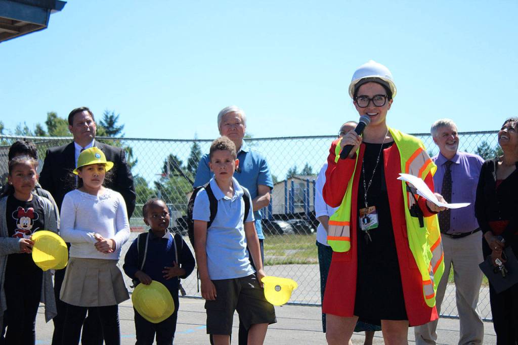 Mirror Lake principal Natalee Daniels speaks at the groundbreaking ceremony. Olivia Sullivan/staff photo