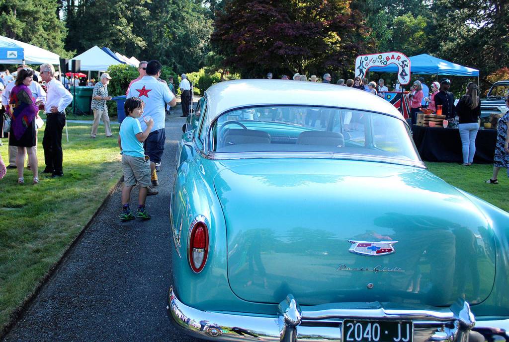 FUSION’s 1950s-themed fundraiser: A swingin’ success