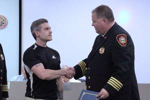 Man jumps into water to save capsized kayakers at Redondo Beach