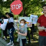 Federal Way students join global climate change protest