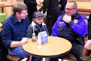 Federal Way police to participate in National Coffee With a Cop Day