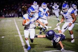 Federal Way tops Decatur 35-16