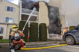Update | 16 displaced in fire at Federal Way apartments