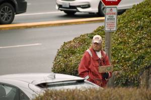 Federal Way pondering panhandling signs, other solutions