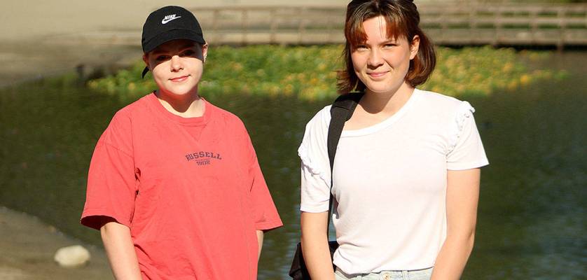 Hometown Heroes: Local students offer to take free senior photos due to pandemic