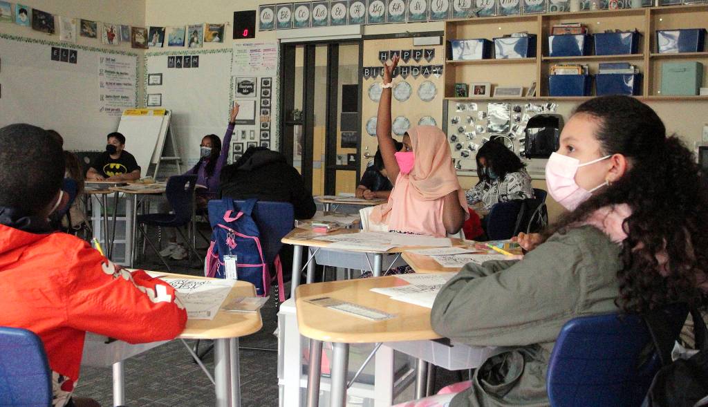 Fifth grade students at Mirror Lake Elementary participate in a connection activity on the first day of school Sept. 1. Olivia Sullivan/the Mirror