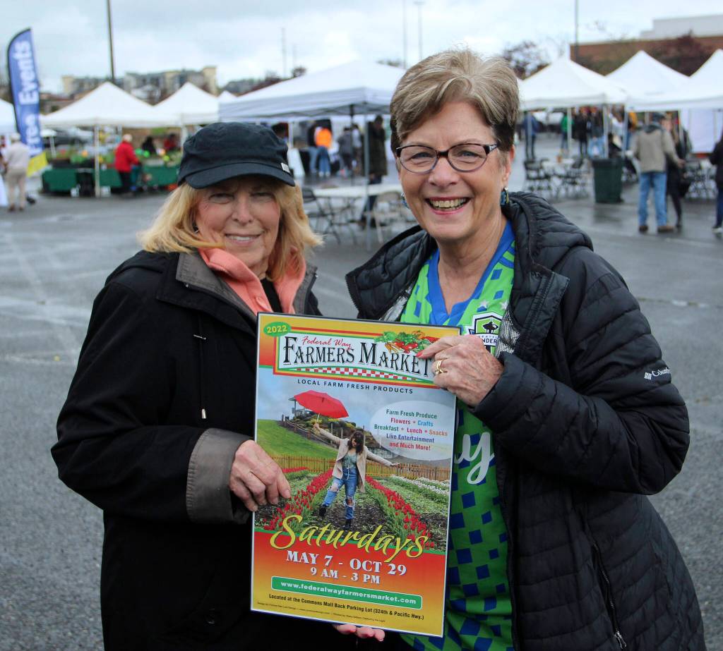 Rose Ehl with Cindy Ducich of the Federal Way Mirror. Olivia Sullivan/the Mirror