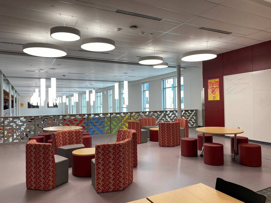 Flex work spaces outside of Thomas Jeffersons second-floor library. Olivia Sullivan/the Mirror