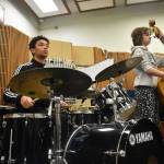 The drummer and bassists in Jeff Changs early-morning jazz band practice the morning of Jan. 18. Alex Bruell / The Mirror