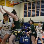Decatur sophomore Dream Mika works on offense. (Photos by Ben Ray / The Mirror)
