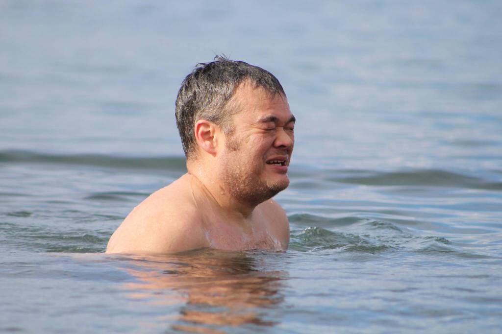More than a dozen people plunged into the chilly waters of the Puget Sound on Saturday, March 10, for the Marine Hills Swim and Tennis Club Polar Bear Plunge. Alex Bruell / The Mirror