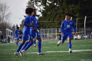 Eagles celebrate after Nehemeya Mekkonen scored Federal Ways fourth goal of the day. Ben Ray / The Mirror