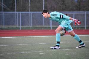 Decatur keeper Nathan Rainey passes the ball to a teammate. Ben Ray / The Mirror