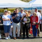 City leaders welcome visitors to the 2023 Federal Way Farmers Market. Alex Bruell / The Mirror