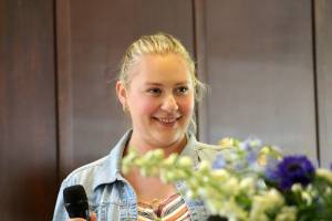 Samantha Bond, a senior at Todd Beamer High School, received a $1,000 scholarship May 17 from the Federal Way Womens Club. Alex Bruell / The Mirror