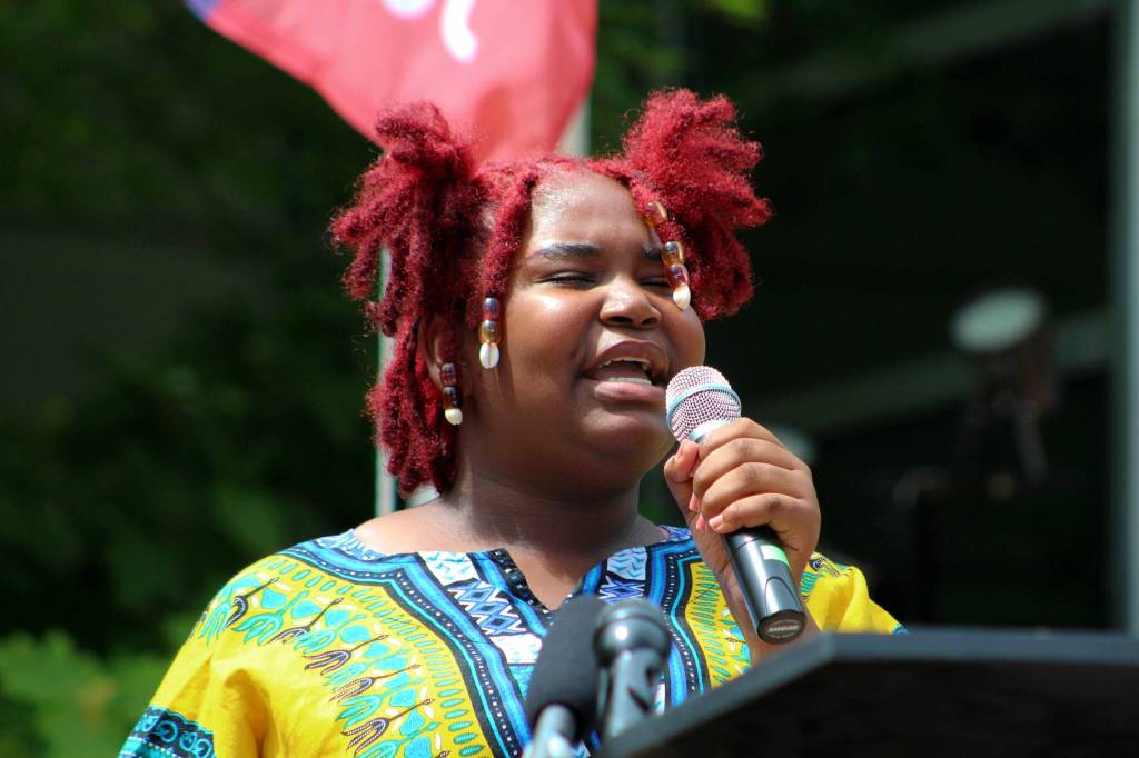 Vocalist Princess Grant sings The Star Spangled Banner and Lift Every Voice and Sing. Alex Bruell / The Mirror