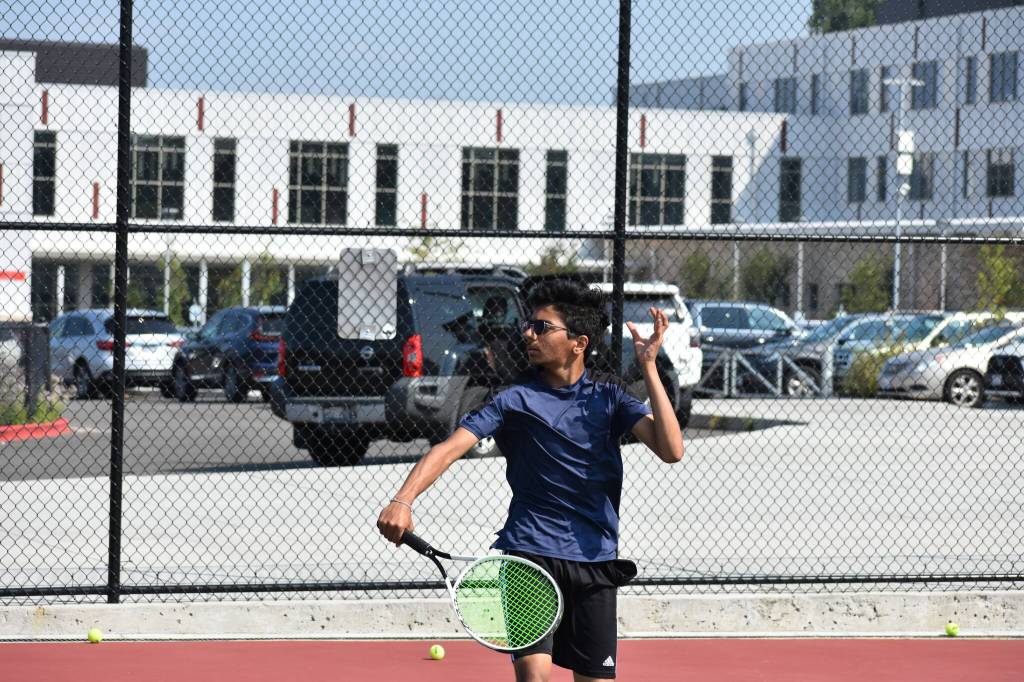 Ben Ray / The Mirror
Raider sophomore Sanchit Sharma works the net.