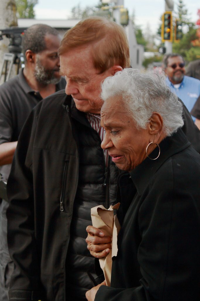 Photo by Keelin Everly-Lang / The Mirror
Pete Von Reichenbaur stood with Beverly Kelly as she was overwhelmed by emotion during the unveiling of the mural.