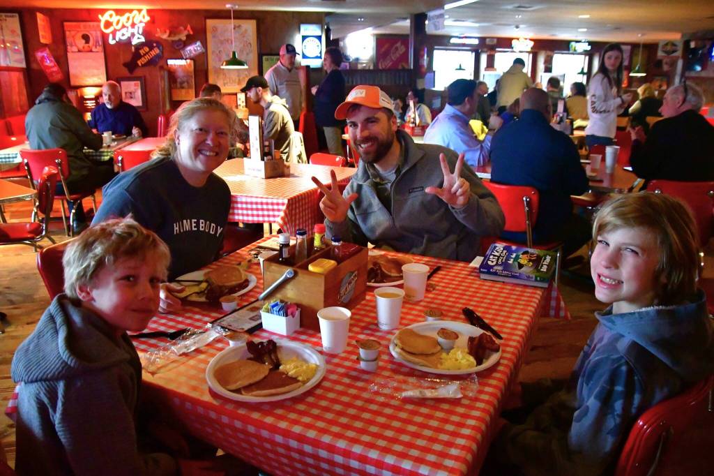 Community members got together to support Young Life at Jimmy Macs Roadhouse on Saturday, March 23. Photo by Bruce Honda.