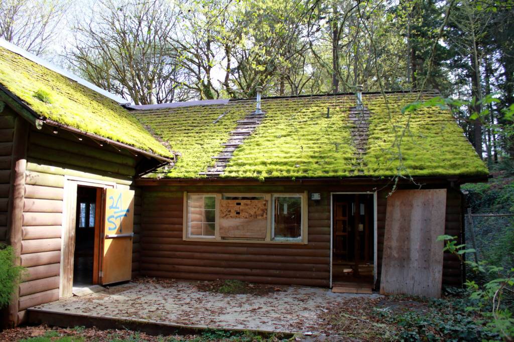 The outside of the Rotary Lodge. Photo by Keelin Everly-Lang / The Mirror.