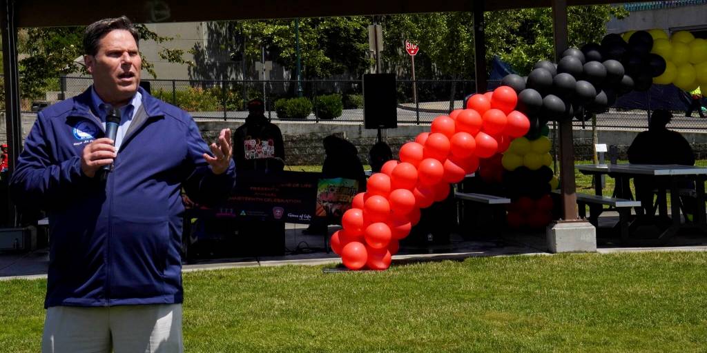 Federal Way Mayor Jim Ferrell giving a speech at the Phenomenal She Juneteenth Celebration. Photo by Joshua Solorzano/The Mirror