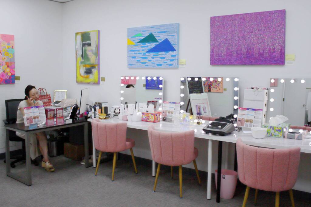 K Beauty is located inside Gallery K as well and features paintings throughout the space. In addition to Korean Beauty products, K Beauty offers tanning services. Photo by Keelin Everly-Lang / the Mirror.