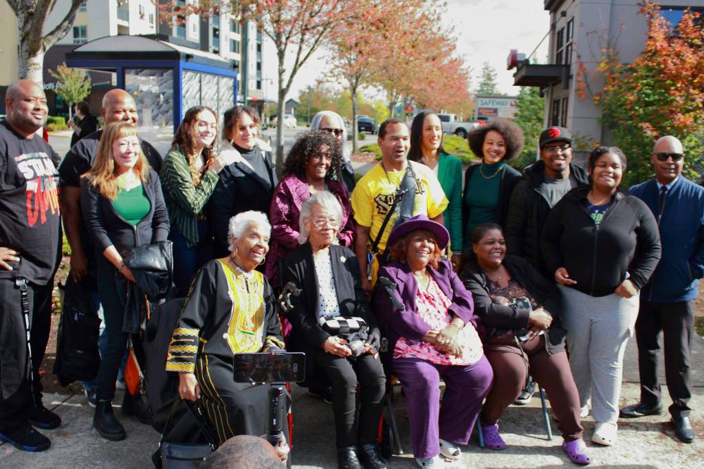 All of the descendants of John and Mary Conna who were present gathered for a group photo after the festivities of the bus stop mural dedication in Oct. 2023. Photo by Keelin Everly-Lang / The Mirror