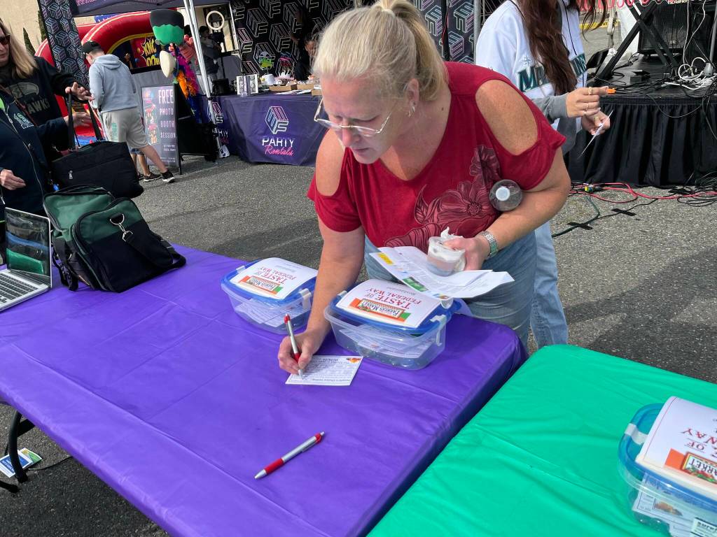 Attendees voted on their favorite dishes at the Taste of Federal Way.