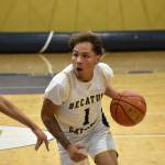 Jorge Martinez Lopez takes on a teammate in a mock-game at Decatur. Ben Ray / The Mirror