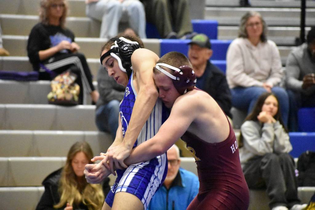 Eagle wrestler gets out of the grasp of his Hornet opponent. Ben Ray / The Mirror