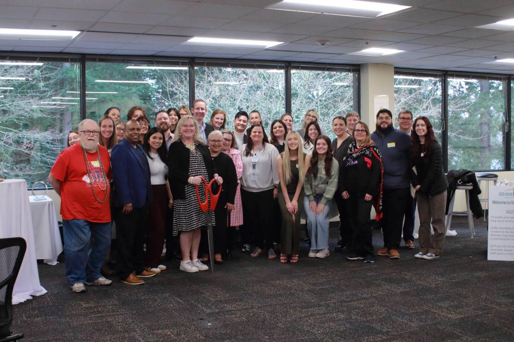 The Federal Way Chamber of Commerce joined staff and community members connected to the OCD Anxiety Center that opened in Federal Way to celebrate them with a ribbon cutting on Thursday, March 20. Photos by Keelin Everly-Lang / the Mirror.