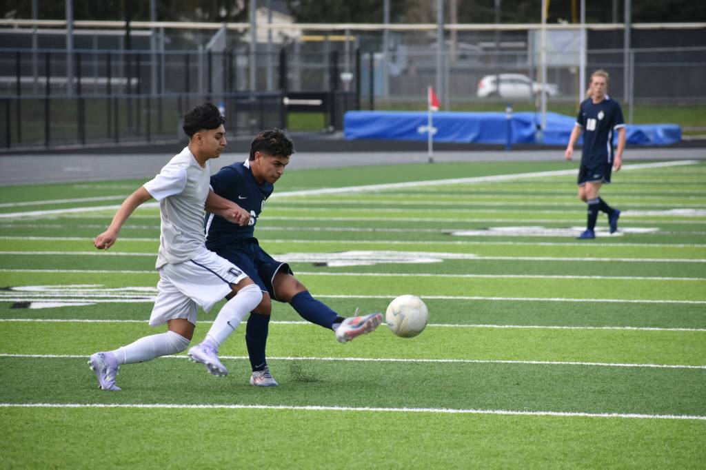 Todd Beamer player takes a shot on goal against Decatur. Ben Ray / The Mirror