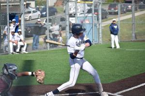 Nate Gilmore notched the first Gator hit against Enumclaw. Ben Ray / The Mirror