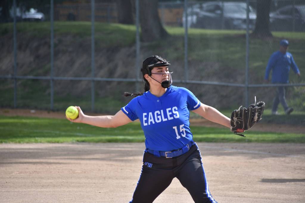 Eva Adriano pitches for Federal Way against Decatur. Ben Ray / The Mirror