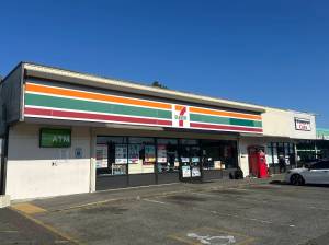 7-Eleven at 31006 Pacific Highway South. Photo by Joshua Solorzano/the Mirror