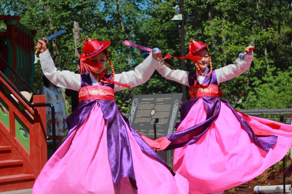 Photo by Keelin Everly-Lang / the Mirror
The Morado Seattle Korean Traditional Dance Team performs JinJu GeomMu with ceremonial swords.