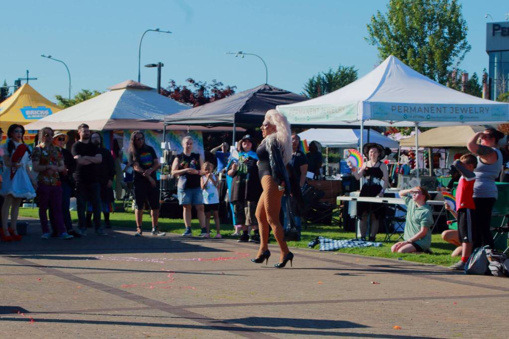 Holli B. Sinclair performs to an enthusiastic crowd at Federal Way Pride. Photo by Keelin Everly-Lang / the Mirror.