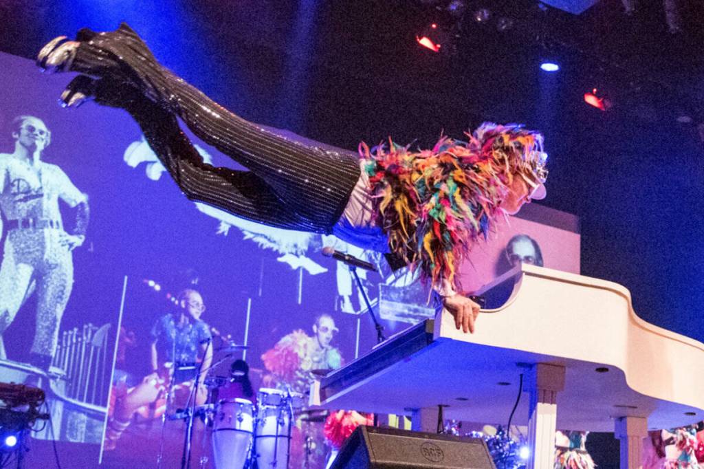 Sean Trombley channels Elton Johns legendary energy in Electric Elton – a tribute packed with flair. Photos courtesy of Moon Coin Productions Inc.