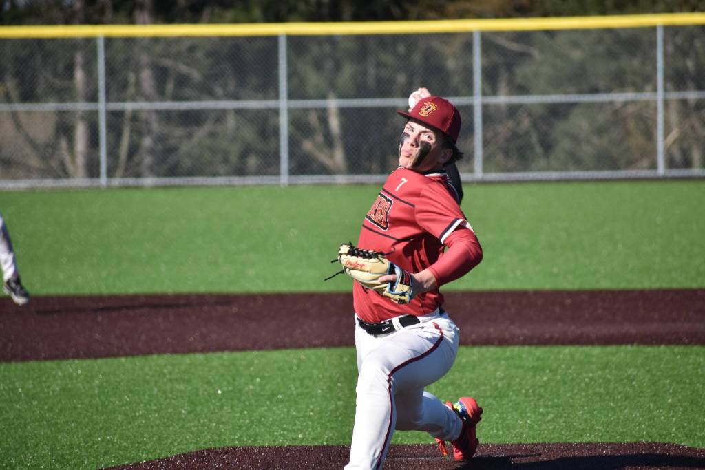 Ikaika Frank throws a pitch for Thomas Jefferson. Ben Ray / The Mirror