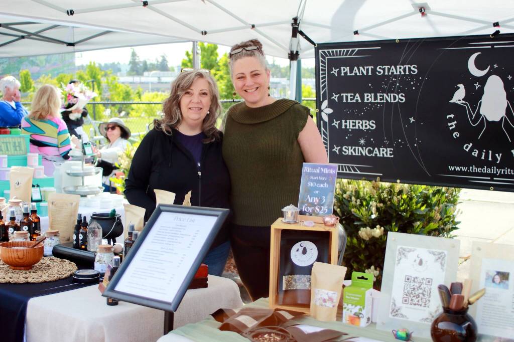 Stephanie Quinn and Melodie Martel of vendor Daily Ritual.